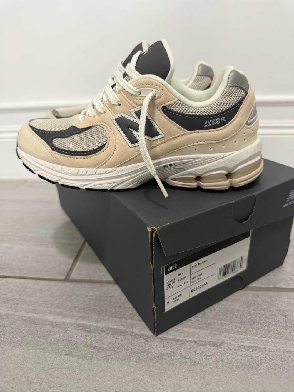 New Balance Kids 2002R Beige/Gray Sz 4.5Y